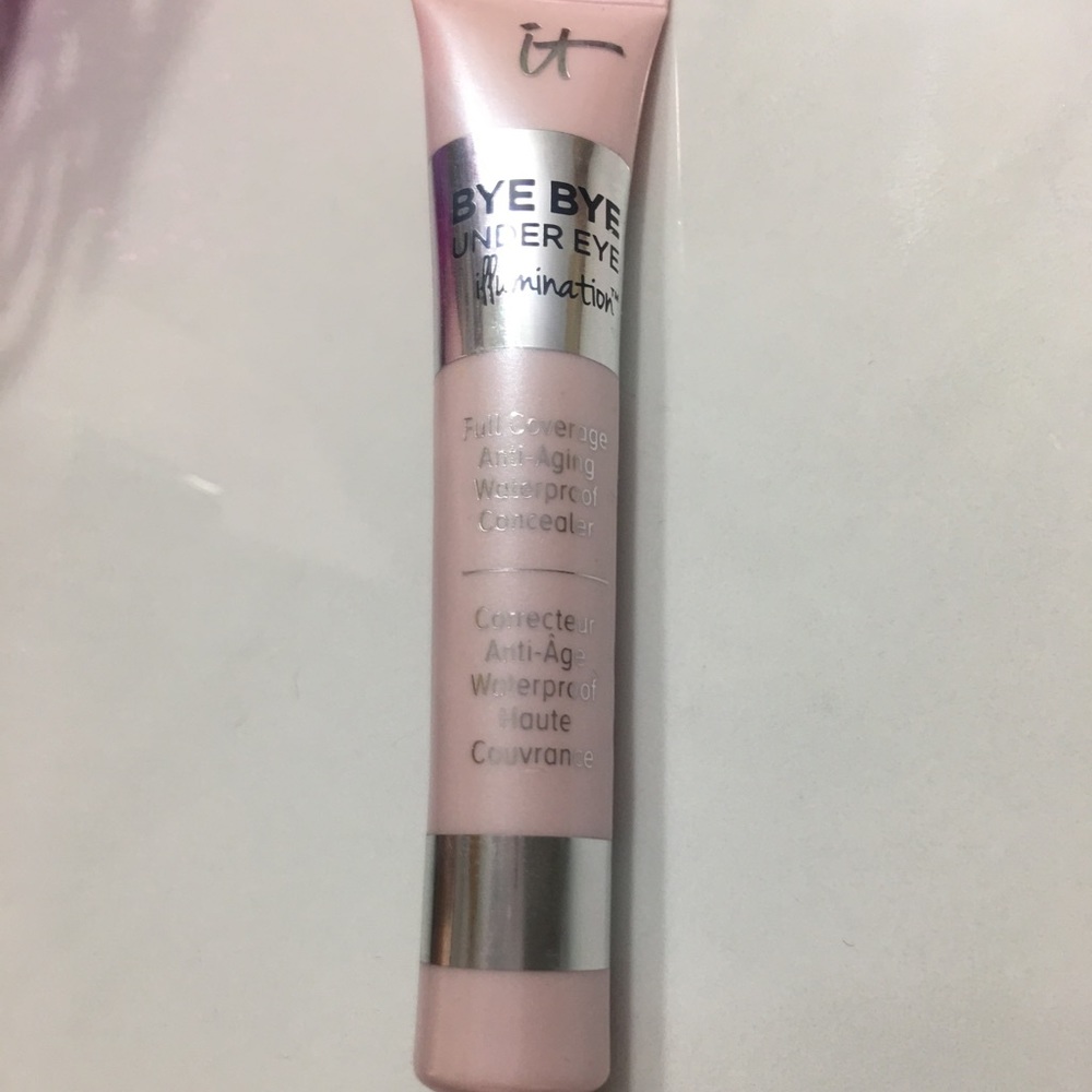 It cosmetics bye bye undereye concealer